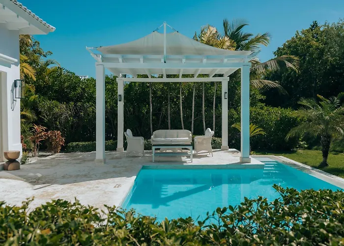 Eden Roc Cap CanaVilla