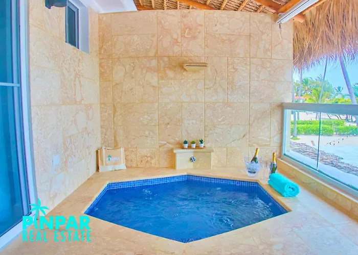 Villa Blanca Beach Club